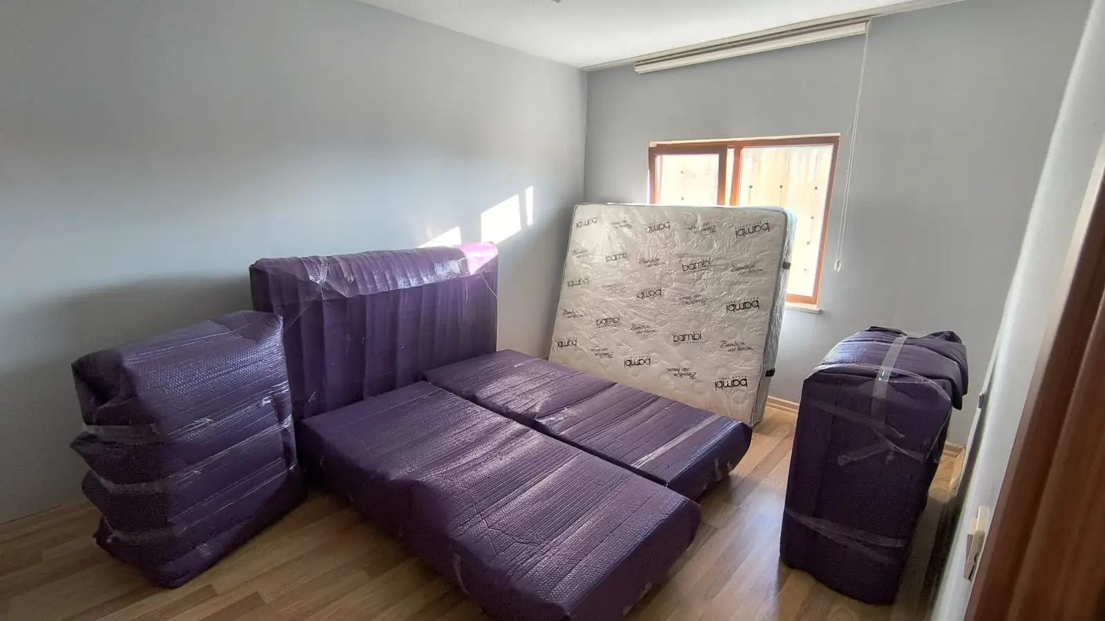 Şehirler arası nakliyat için paketlenmiş eşyalar